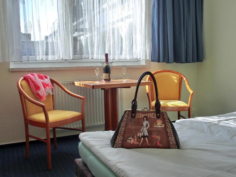 Hotel Zum Hafen image