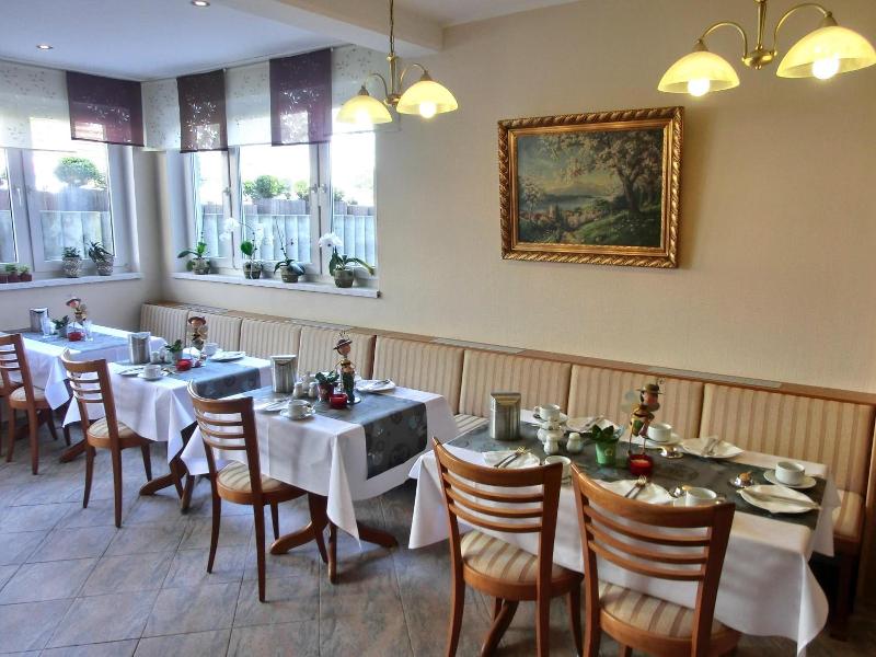 Hotel Zum Hafen image