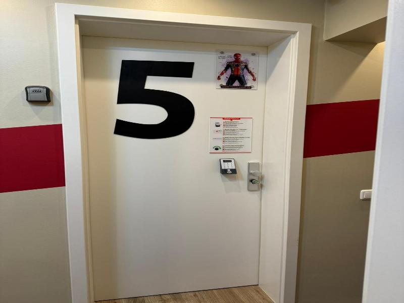 Room Pauli image