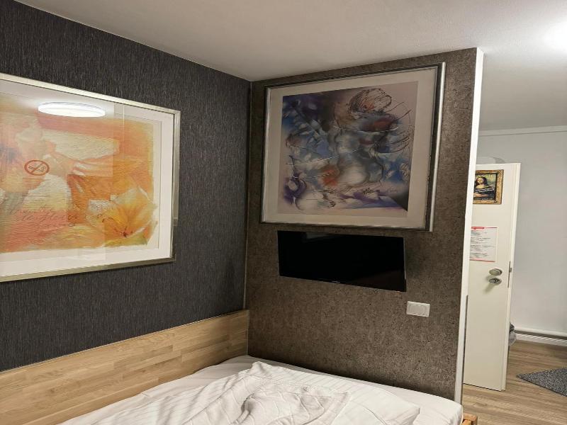 Room Pauli image