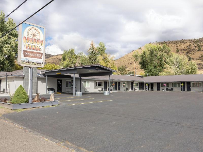 Oregon Trail Inn And Suites