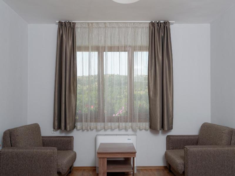 Alpine Garden Hotel (trayanovi Dvori) image