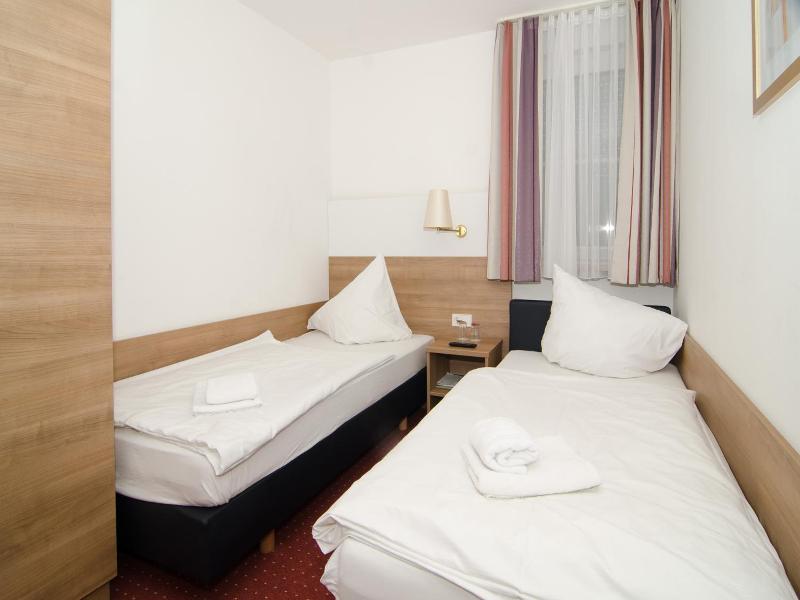 Hotel -restaurant Taormina image