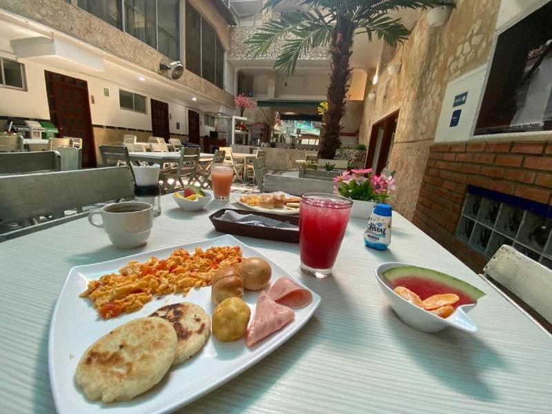 Hotel Toledo F image