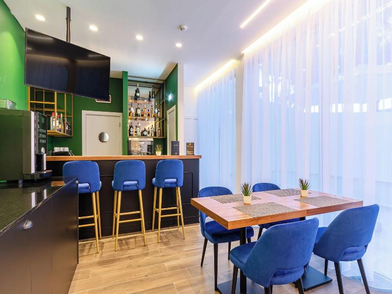 2m Boutique Hotel image