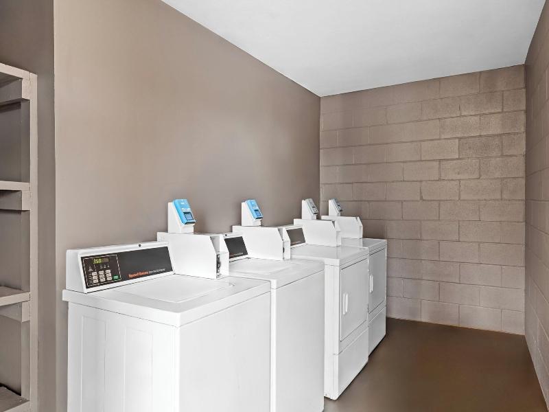 Red Roof Inn Charlotte - Airport photo 2