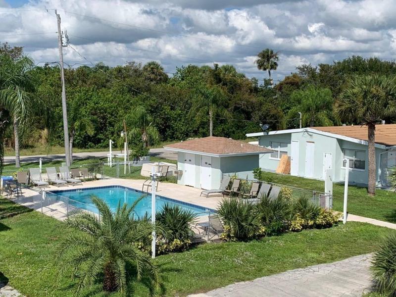 Sebastian Gardens Inn & Suites
