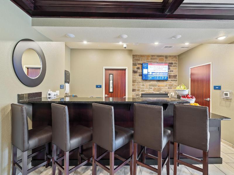 Cobblestone Hotel & Suites - Alpine