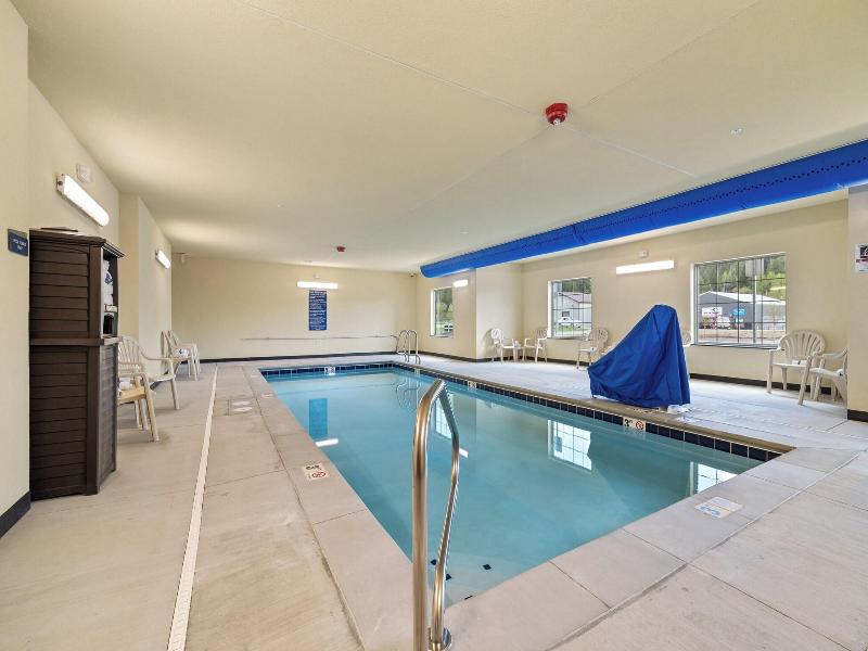 Cobblestone Hotel & Suites - Alpine