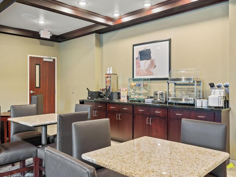 Cobblestone Hotel & Suites - Alpine