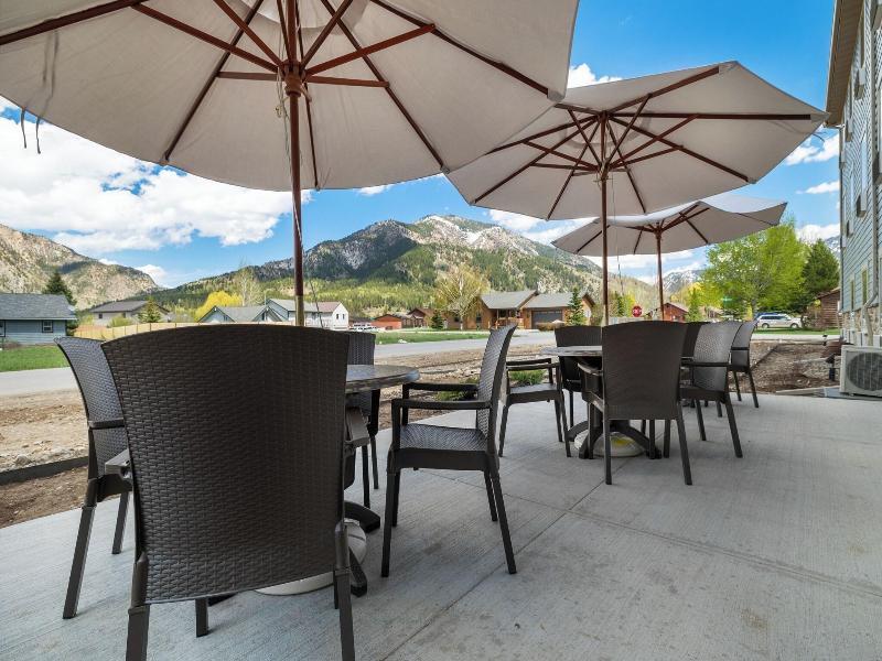 Cobblestone Hotel & Suites - Alpine