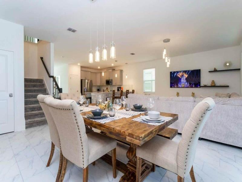 Super Nice And Spacious 9bdr Home image