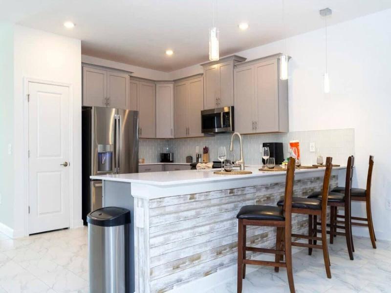 Super Nice And Spacious 9bdr Home image