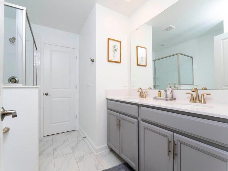 Super Nice And Spacious 9bdr Home image