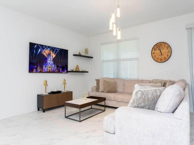 Super Nice And Spacious 9bdr Home image