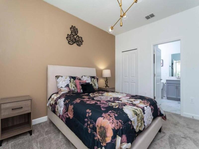 Super Nice And Spacious 9bdr Home image