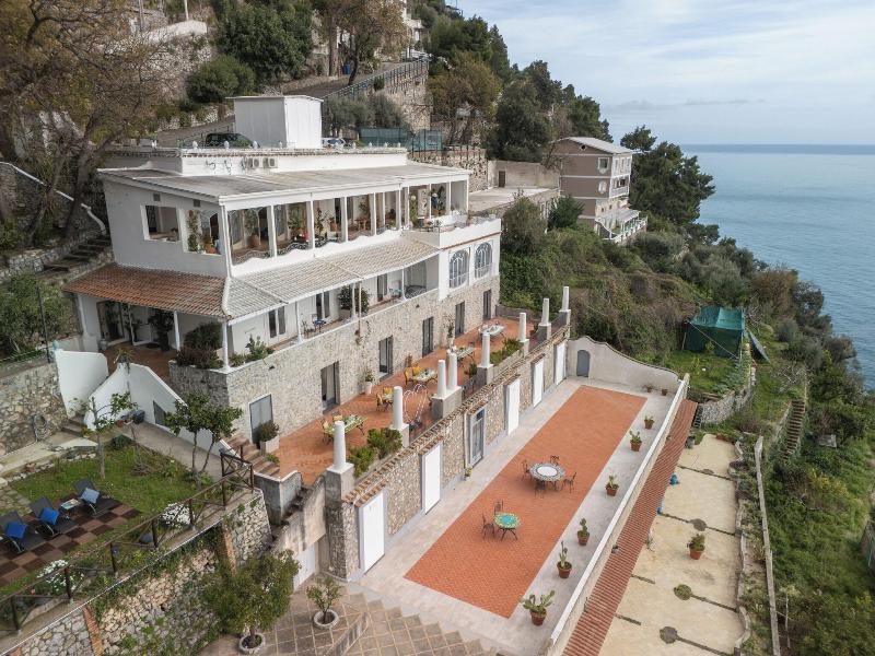 Villa Santa Chiara Positano Suites image