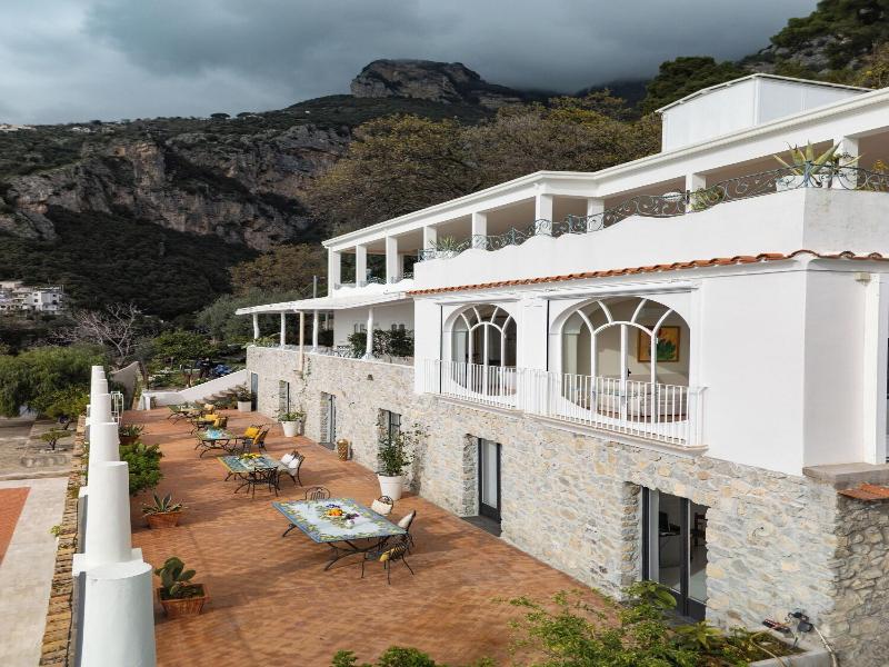 Villa Santa Chiara Positano Suites image