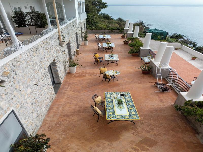 Villa Santa Chiara Positano Suites image