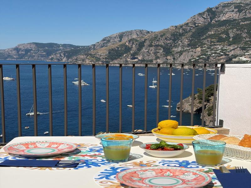 Villa Santa Chiara Positano Suites image
