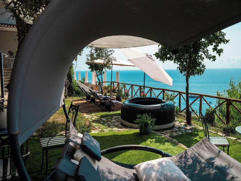 Villa Santa Chiara Positano Suites image