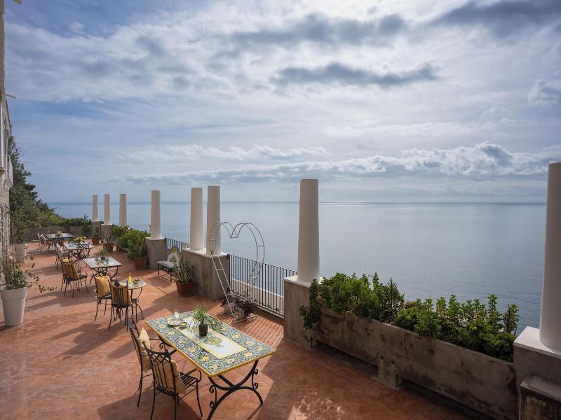 Villa Santa Chiara Positano Suites image