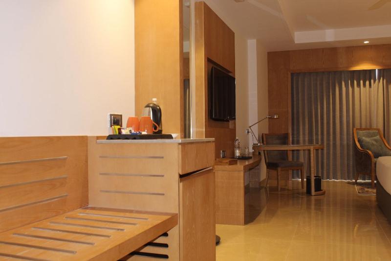 Lemon Tree Premier Dwarka image