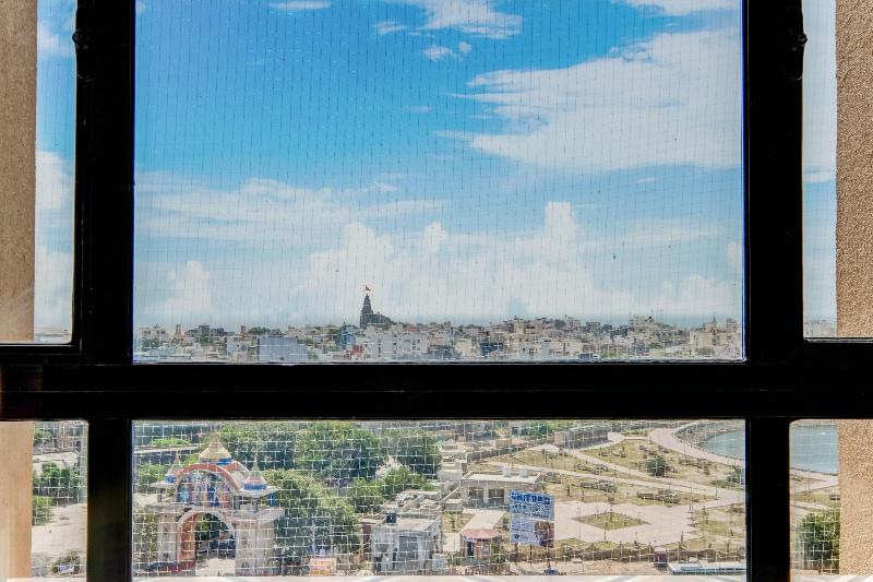 Lemon Tree Premier Dwarka image