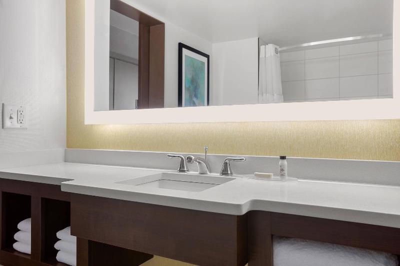 Delta Hotels By Marriott Somerset image