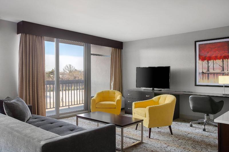 Delta Hotels By Marriott Somerset image