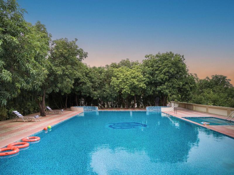 Sarovar Portico Sasangir