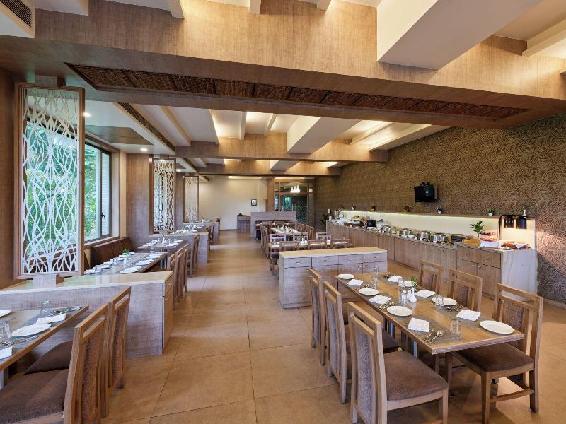 Sarovar Portico Sasangir