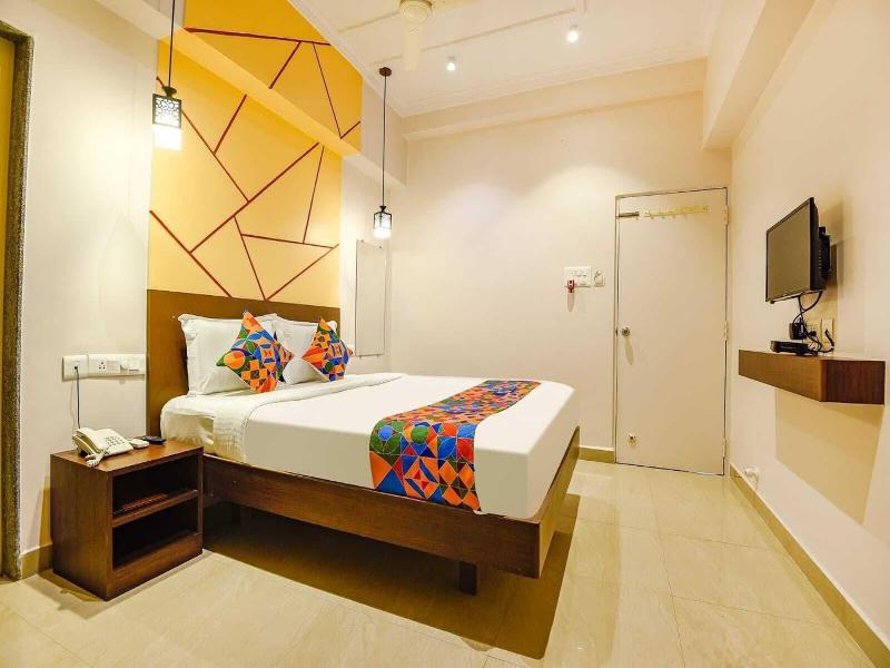 Swarnam Hotel image