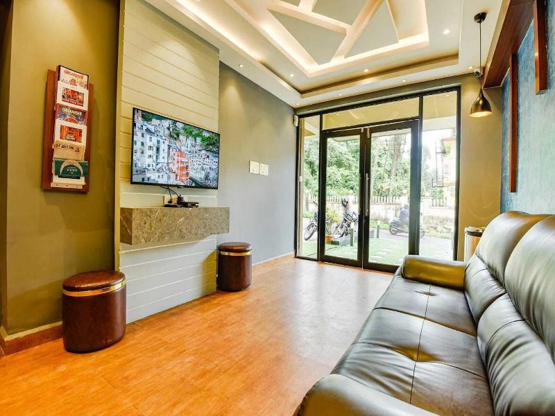 Swarnam Hotel image
