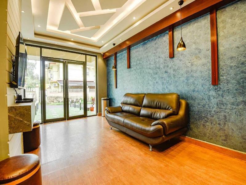 Swarnam Hotel image