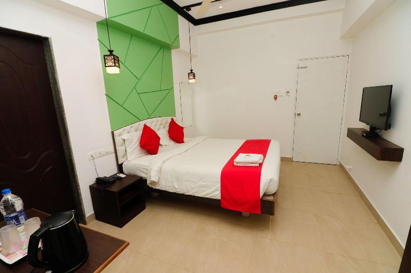 Swarnam Hotel image