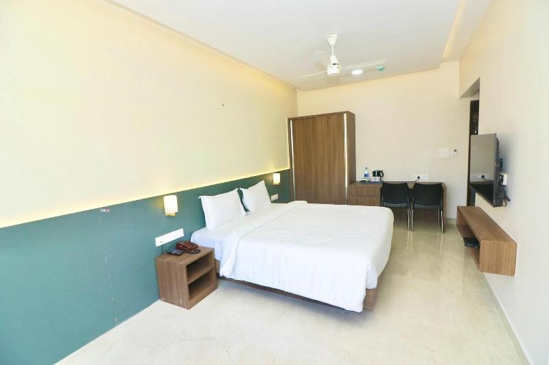 Swarnam Hotel image