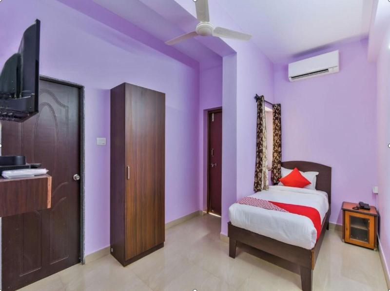 Swarnam Hotel image
