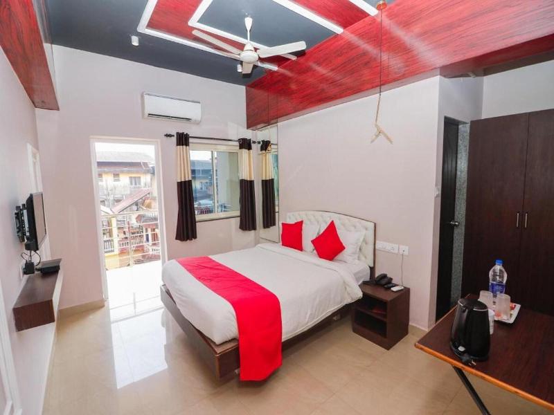 Swarnam Hotel image