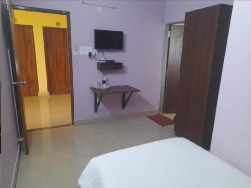 Swarnam Hotel image