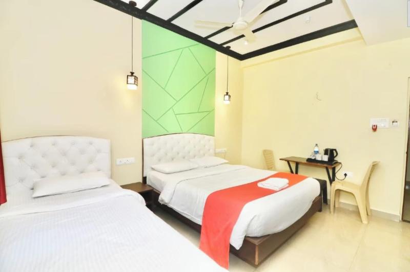 Swarnam Hotel image