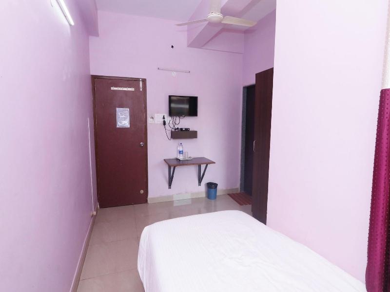 Swarnam Hotel image