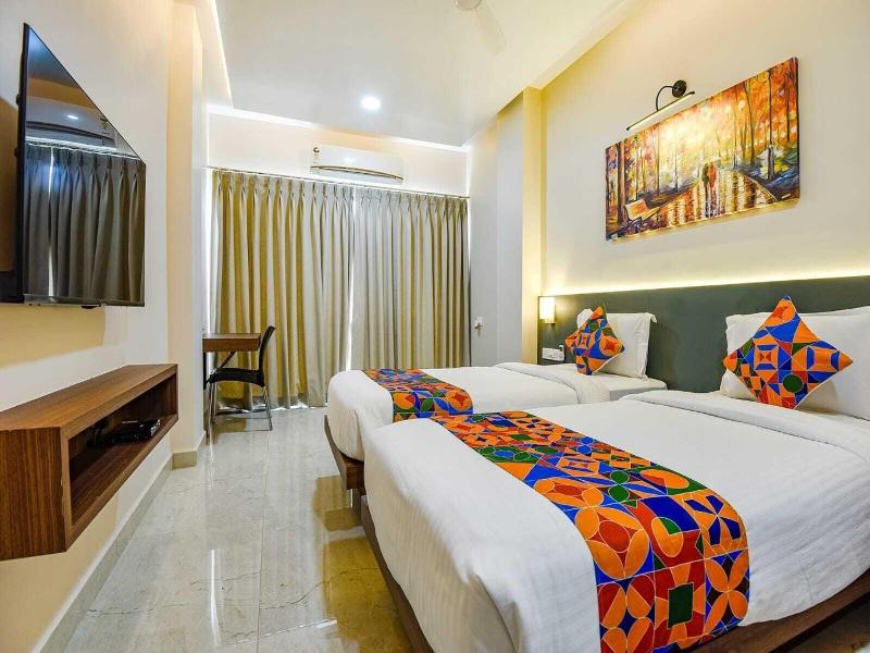 Swarnam Hotel image