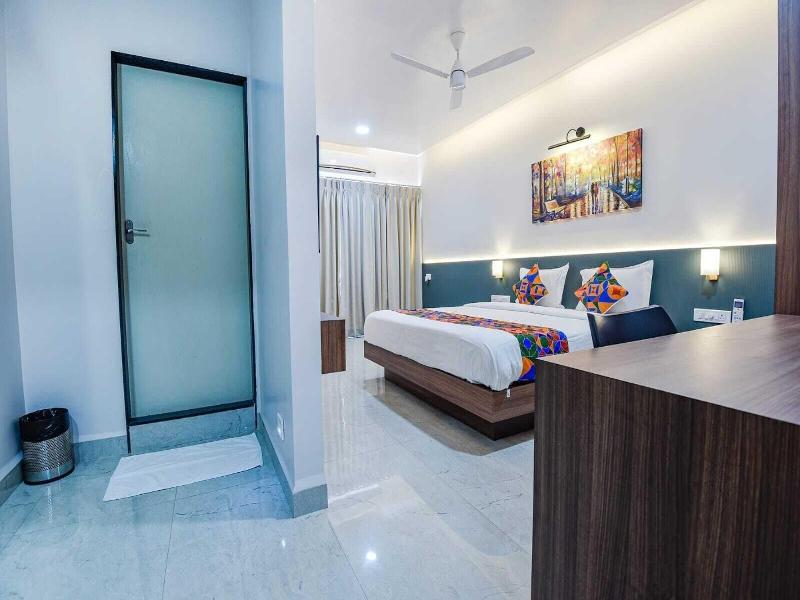 Swarnam Hotel image