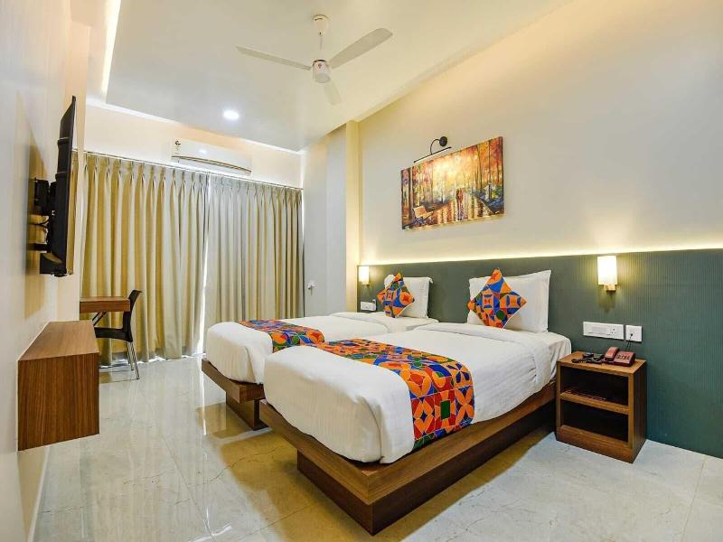Swarnam Hotel image
