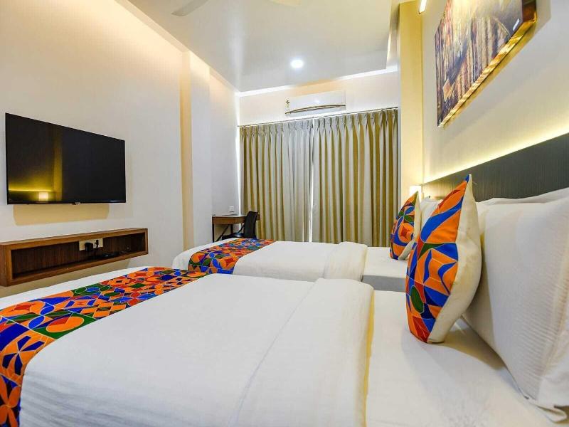 Swarnam Hotel image