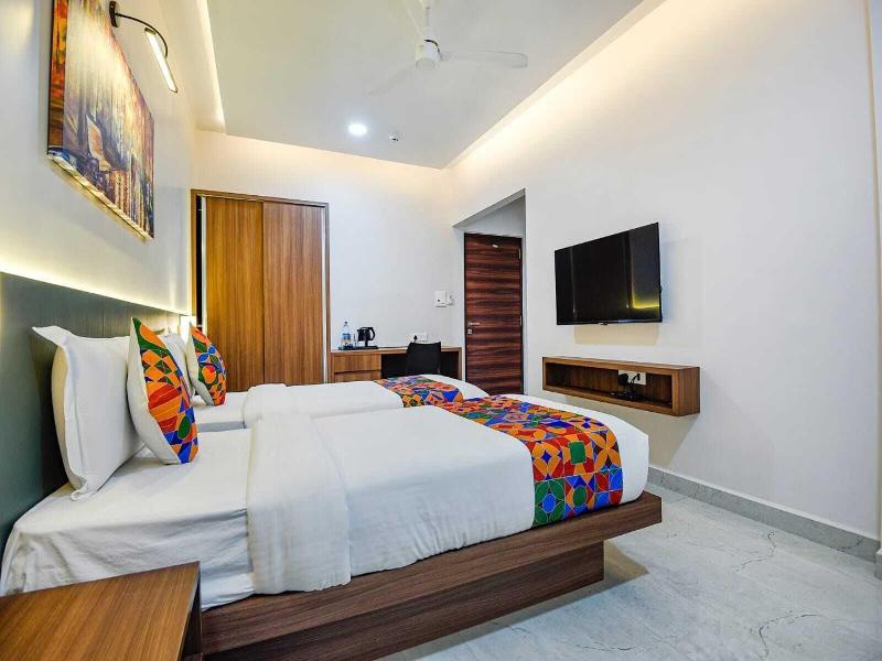 Swarnam Hotel image