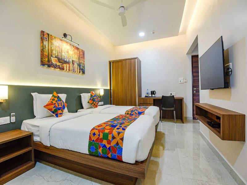 Swarnam Hotel image