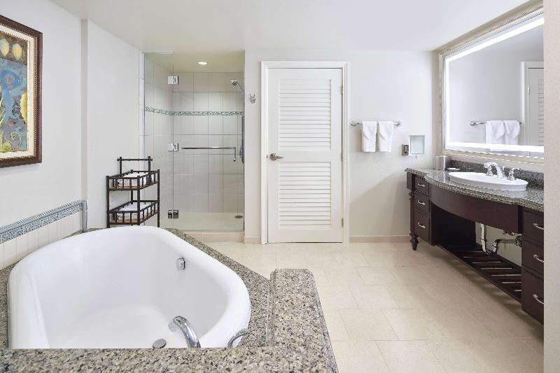Hilton Grand Vacations Club Grand Waikikian Honol