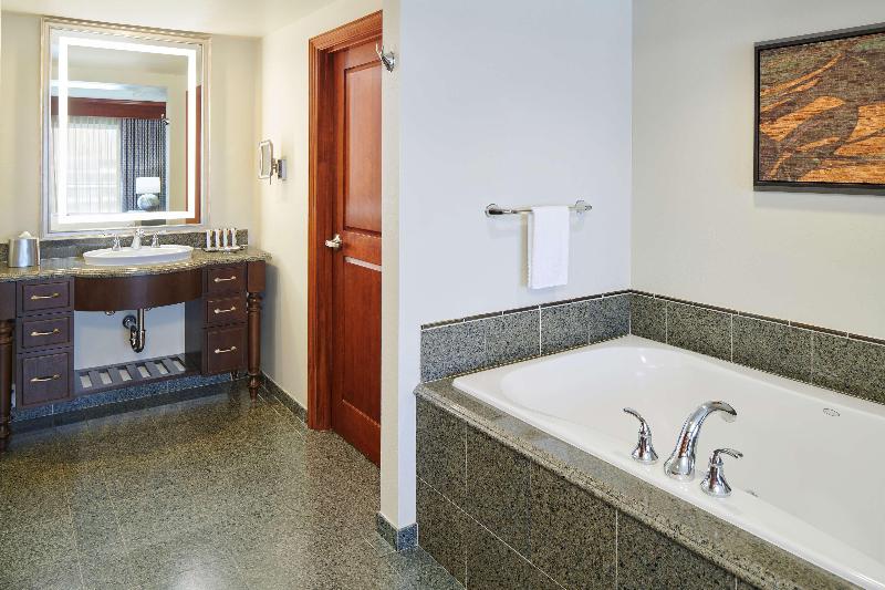 Hilton Grand Vacations Club Grand Waikikian Honol